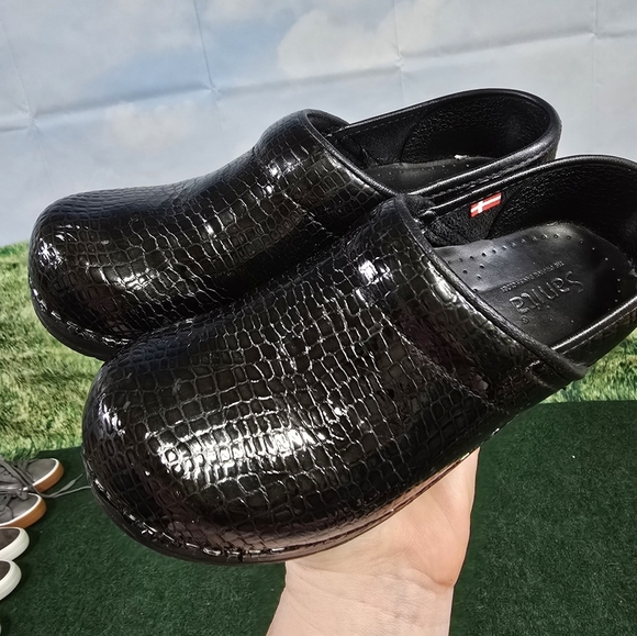 Sanita | Professional Genuine Patent Leather Snake Scale Clogs -Black- Size EU36 - Picture 7 of 15